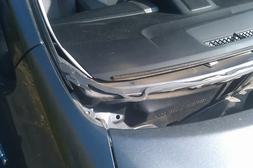 Hidden Damage from Poor Windshield Installation | Rust & Safety Risks